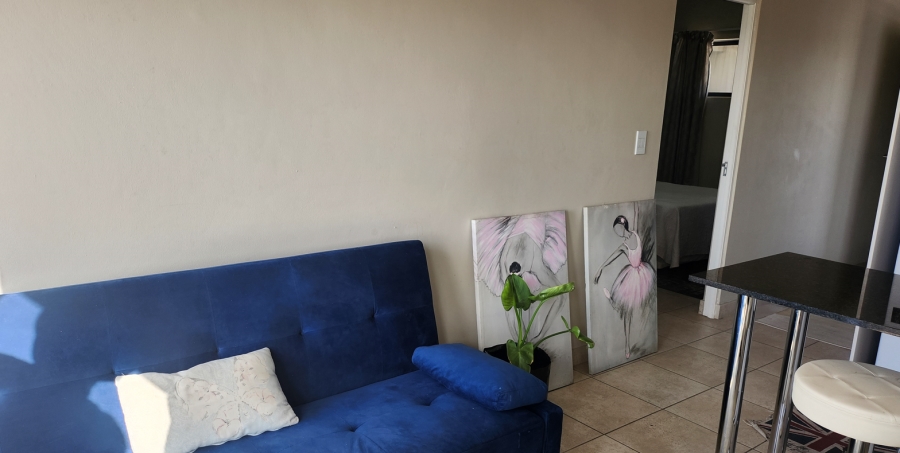 1 Bedroom Property for Sale in Oakglen Western Cape